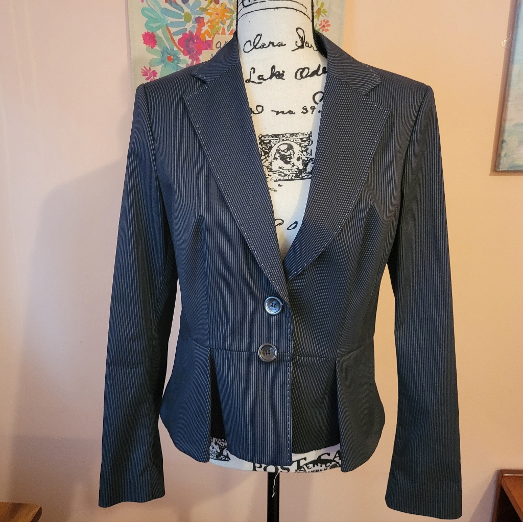Msrp: $560 Strenesse By Gabriel Strehle Black & White Pinstripe Blazer, Euc, 8